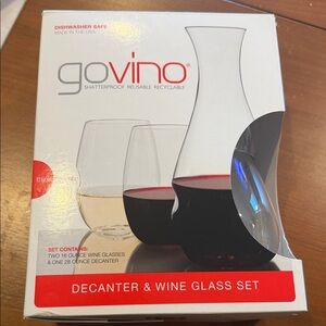 GoVino Shatterproof Decanter & Wine 2 Glass Set - Clear plastic NEW